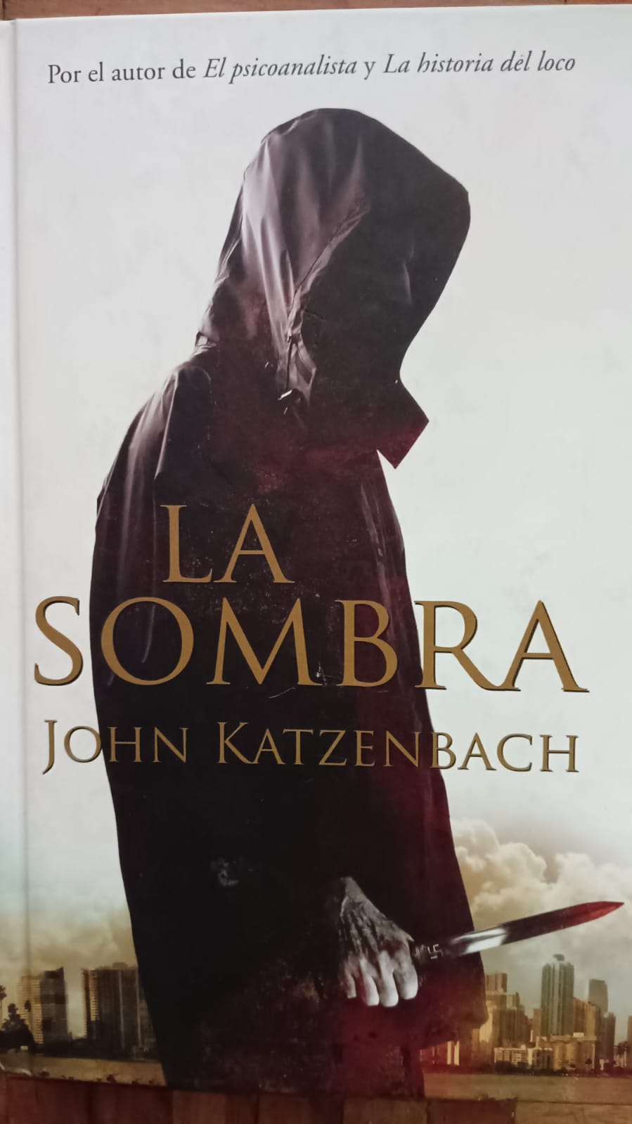 LA SOMBRA John Katzenbach