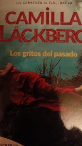 LOS GRITOS DEL PASADO Camilla Läckberg tamaño bolsillo